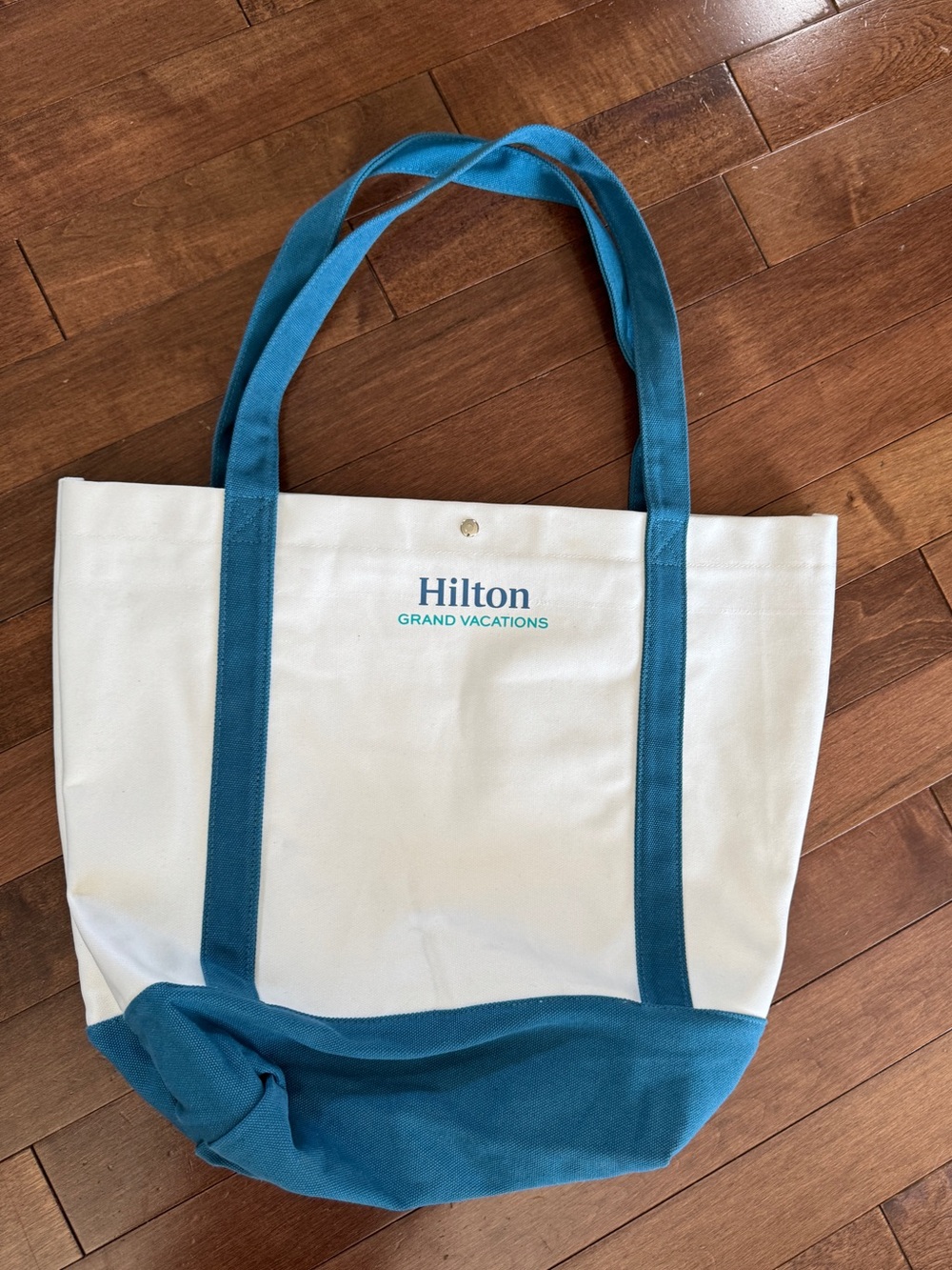 Hilton Grand Vacations Heavy Duty Tote Bag Blue & White Beach Vacation Bag